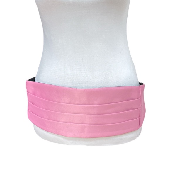 Men’s Fashion Depot Silk Cummerbund and Bow Tie Set
Pink Mauve Barbie Pink - Picture 3 of 9